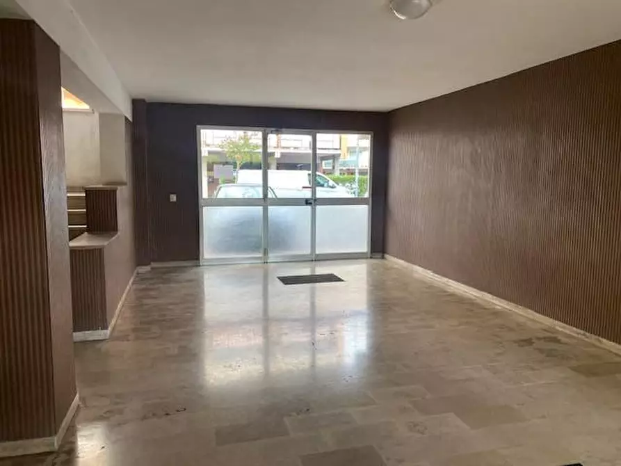 Immagine 18 di Appartamento in vendita  a Lucca