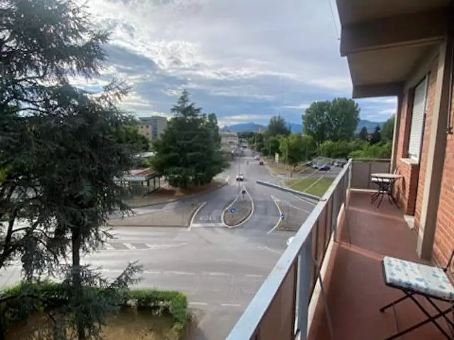 Immagine 6 di Appartamento in vendita  a Lucca