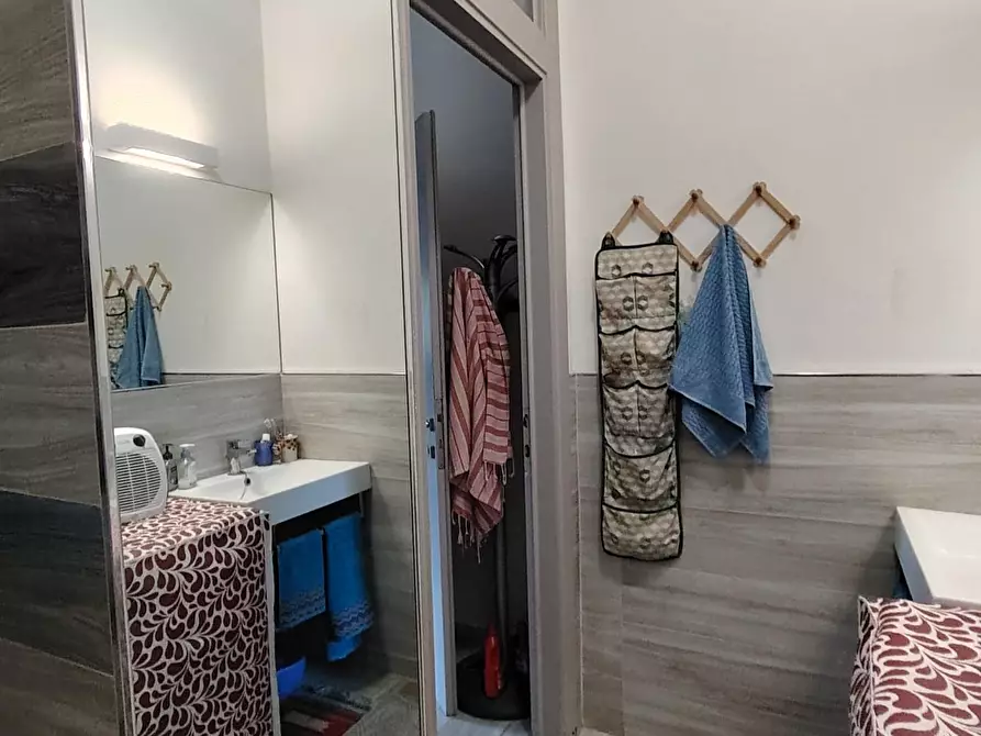 Immagine 21 di Appartamento in vendita  a Carrara