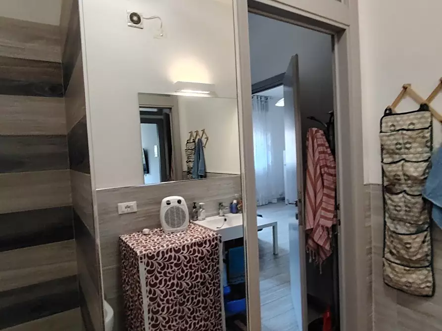 Immagine 22 di Appartamento in vendita  a Carrara