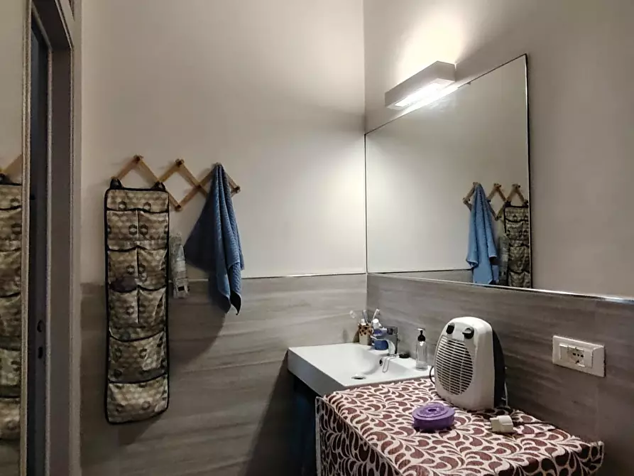 Immagine 7 di Appartamento in vendita  a Carrara