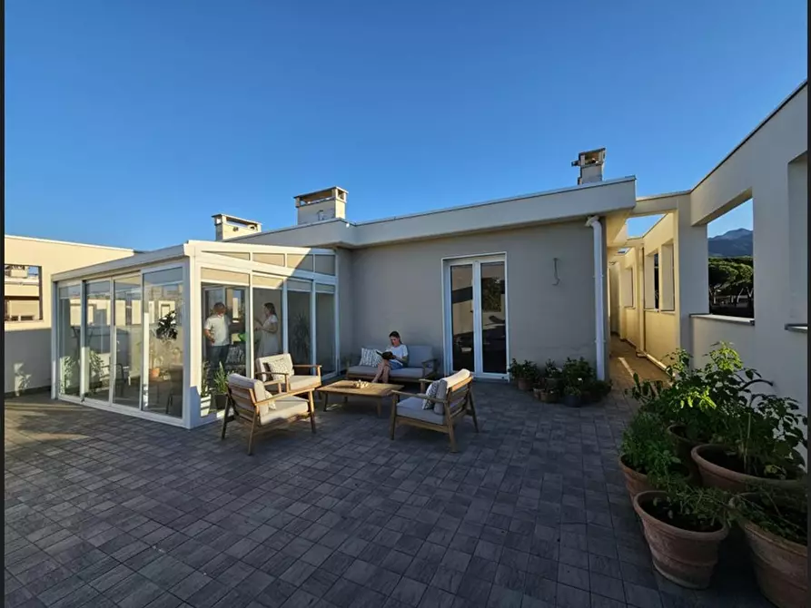 Immagine 11 di Mansarda in vendita  a Massa