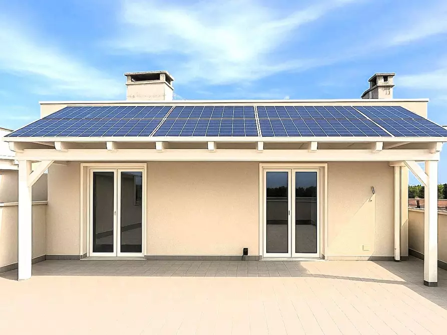 Immagine 13 di Mansarda in vendita  a Massa