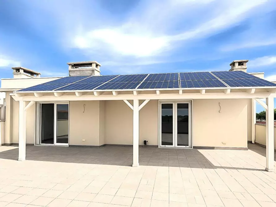 Immagine 15 di Mansarda in vendita  a Massa