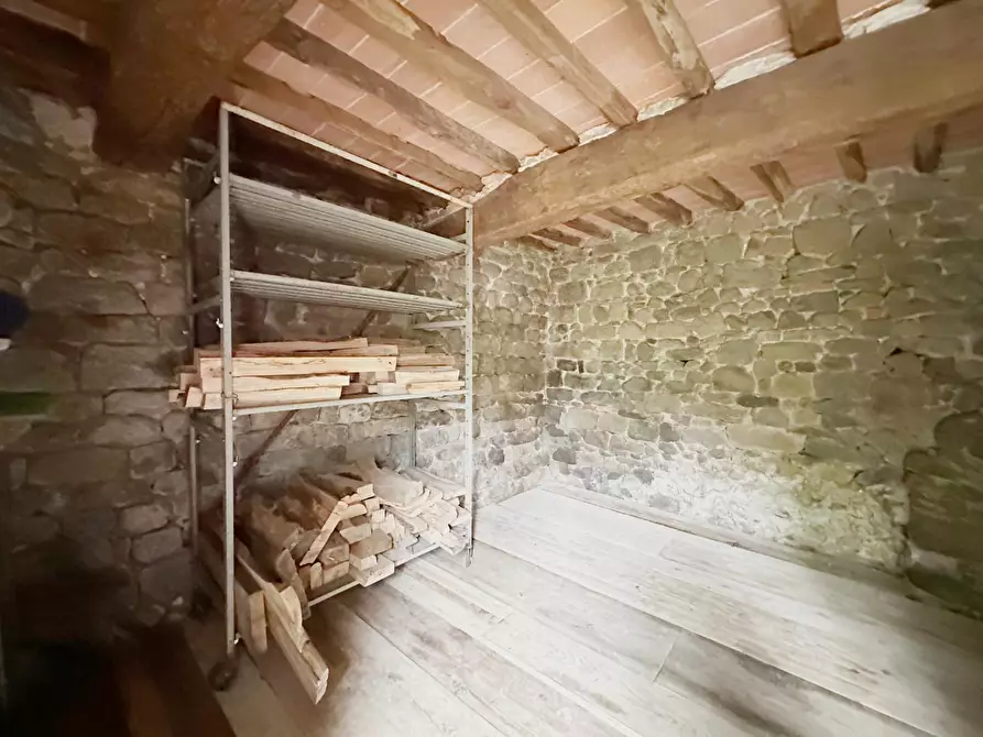 Immagine 20 di Appartamento in vendita  a Massa E Cozzile