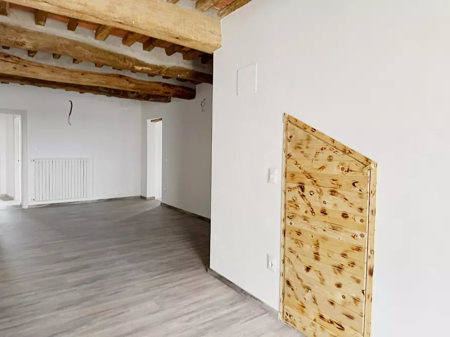 Immagine 2 di Appartamento in vendita  a Massa E Cozzile