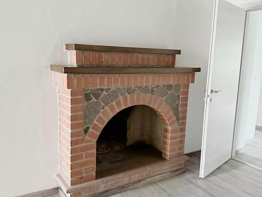 Immagine 6 di Appartamento in vendita  a Massa E Cozzile