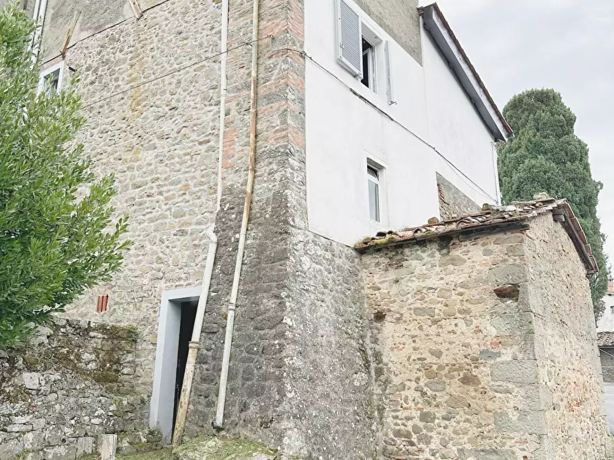 Immagine 21 di Appartamento in vendita  a Massa E Cozzile