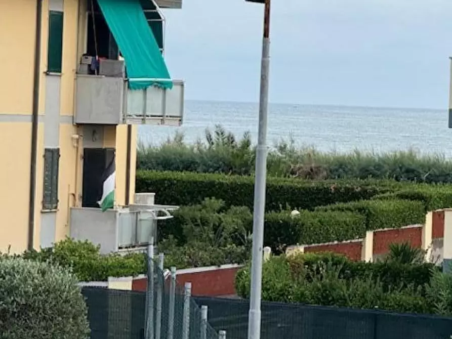 Immagine 3 di Appartamento in vendita  a Carrara