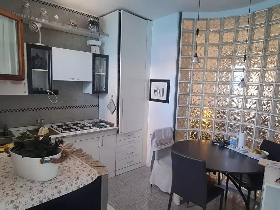 Immagine 11 di Appartamento in vendita  a Livorno