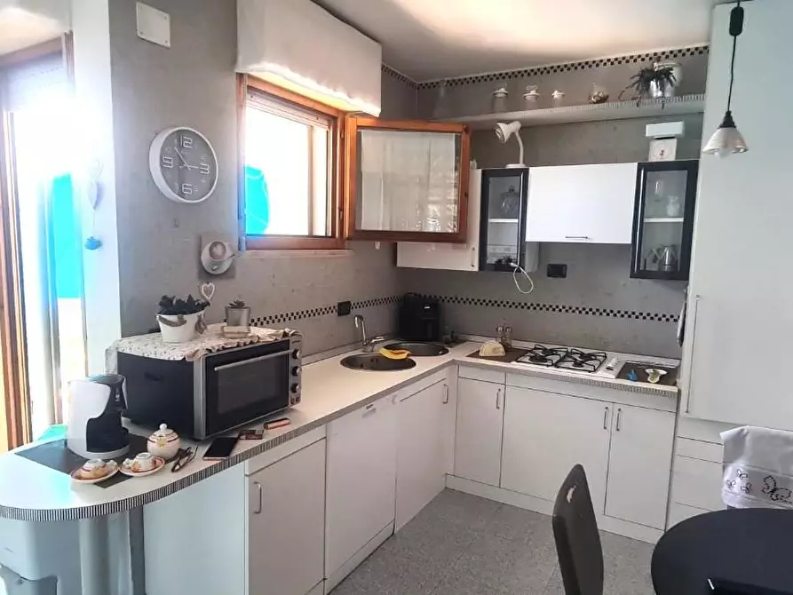 Immagine 10 di Appartamento in vendita  a Livorno