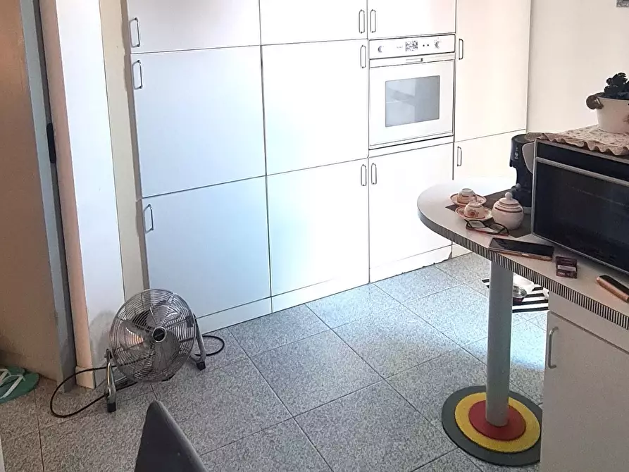 Immagine 13 di Appartamento in vendita  a Livorno