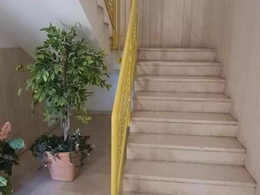 Immagine 3 di Appartamento in vendita  a Livorno