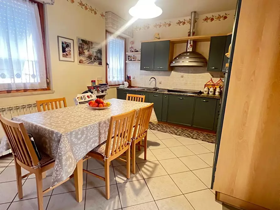 Immagine 3 di Appartamento in vendita  a Colle Di Val D'elsa