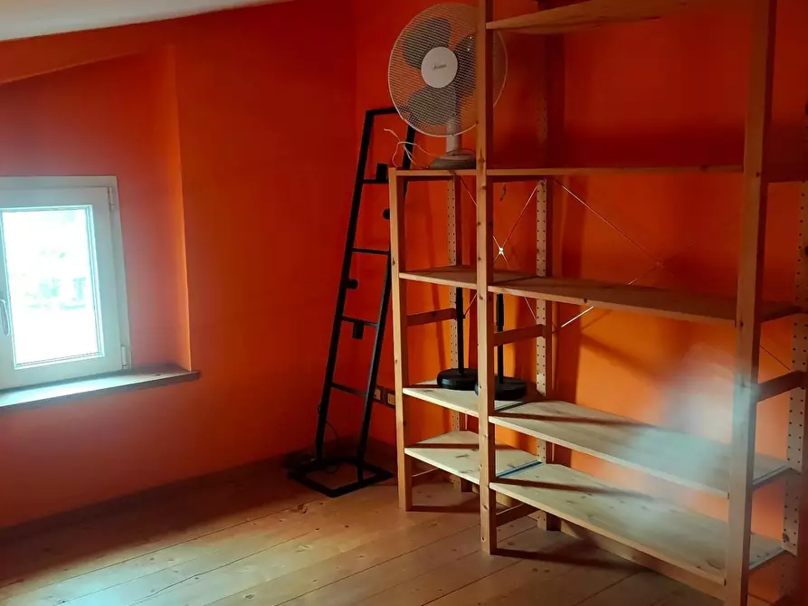 Immagine 3 di Appartamento in vendita  a Carrara