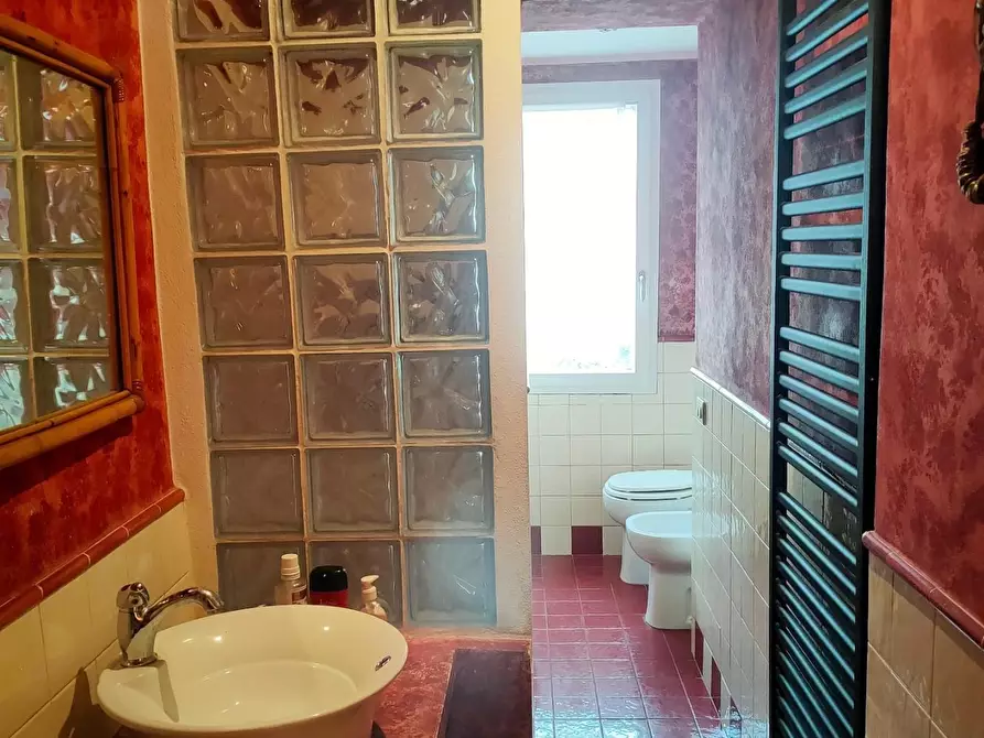 Immagine 16 di Appartamento in vendita  a Carrara