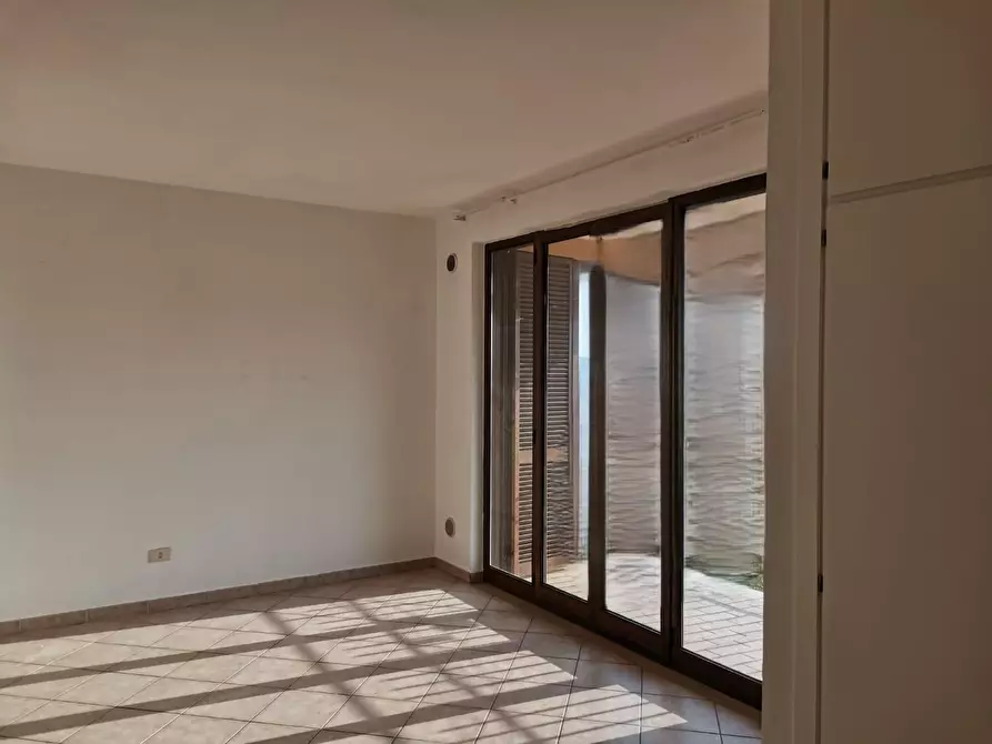 Immagine 2 di Appartamento in vendita  a Casole D'elsa