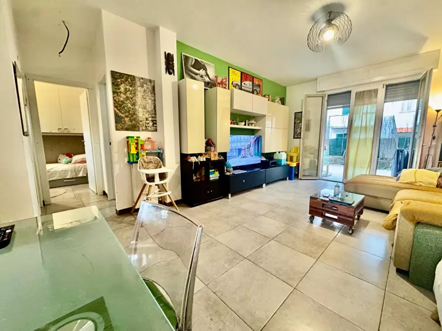 Immagine 1 di Appartamento in vendita  a Massa