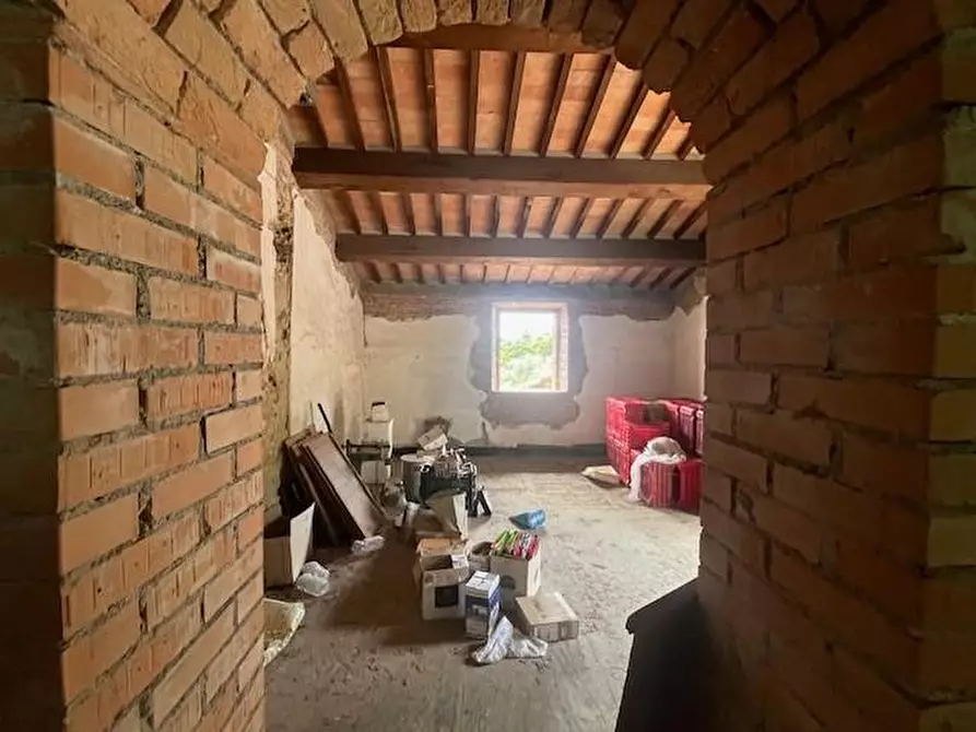 Immagine 29 di Casa colonica in vendita  a Chianni