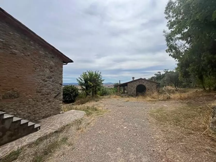 Immagine 39 di Casa colonica in vendita  a Chianni