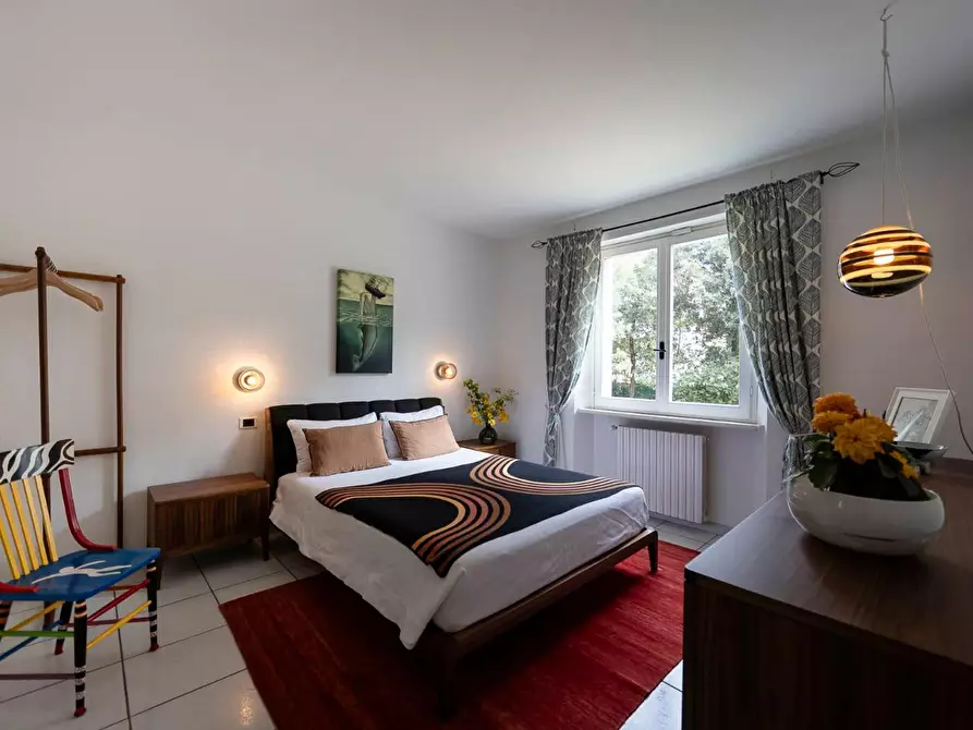 Immagine 25 di Villa in vendita  a Massa