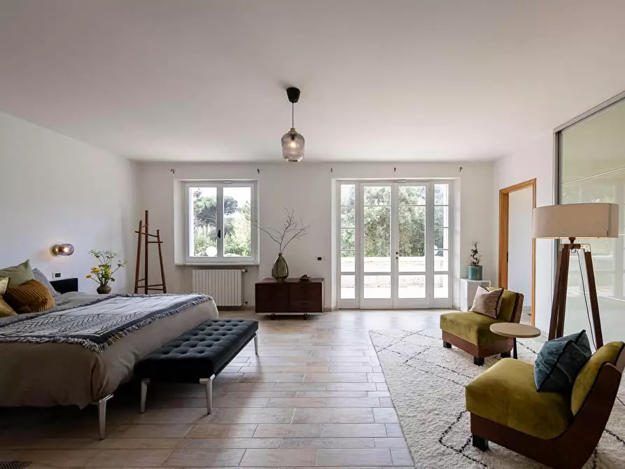 Immagine 29 di Villa in vendita  a Massa