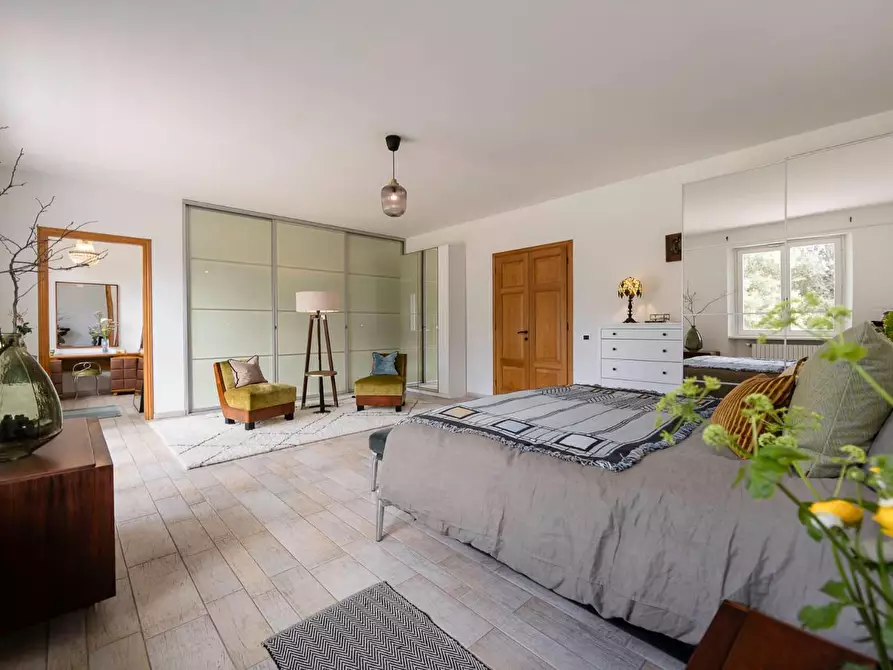 Immagine 28 di Villa in vendita  a Massa