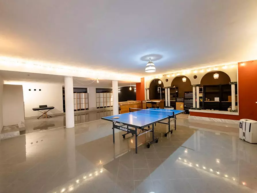 Immagine 43 di Villa in vendita  a Massa