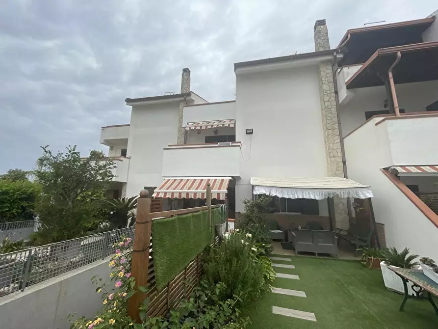 Immagine 22 di Villetta a schiera in vendita  a Taranto
