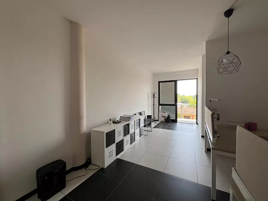 Immagine 4 di Ufficio in affitto  a Capannori