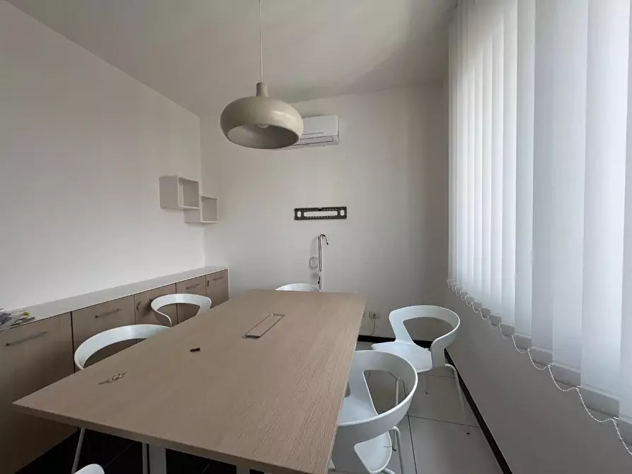 Immagine 6 di Ufficio in affitto  a Capannori