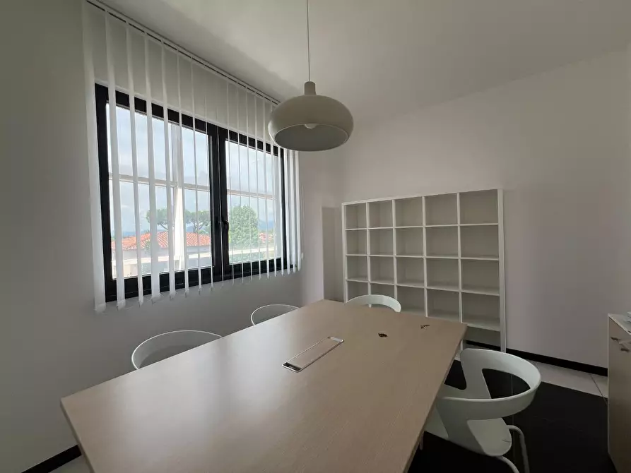 Immagine 7 di Ufficio in affitto  a Capannori