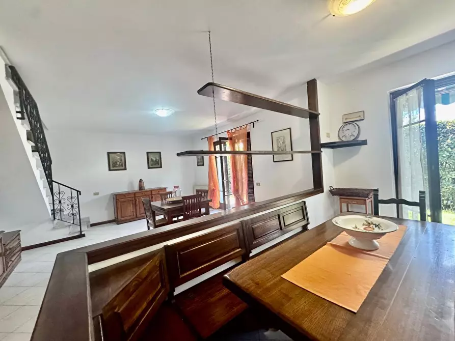 Immagine 9 di Villetta a schiera in vendita  a Massa