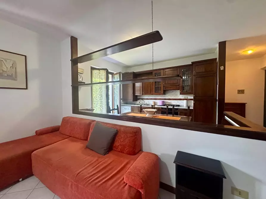 Immagine 8 di Villetta a schiera in vendita  a Massa