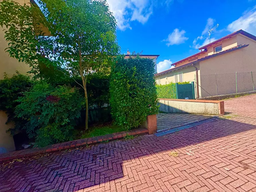 Immagine 26 di Villetta a schiera in vendita  a Massa