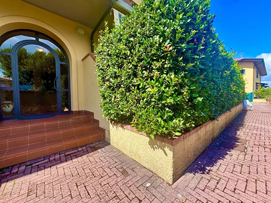 Immagine 24 di Villetta a schiera in vendita  a Massa