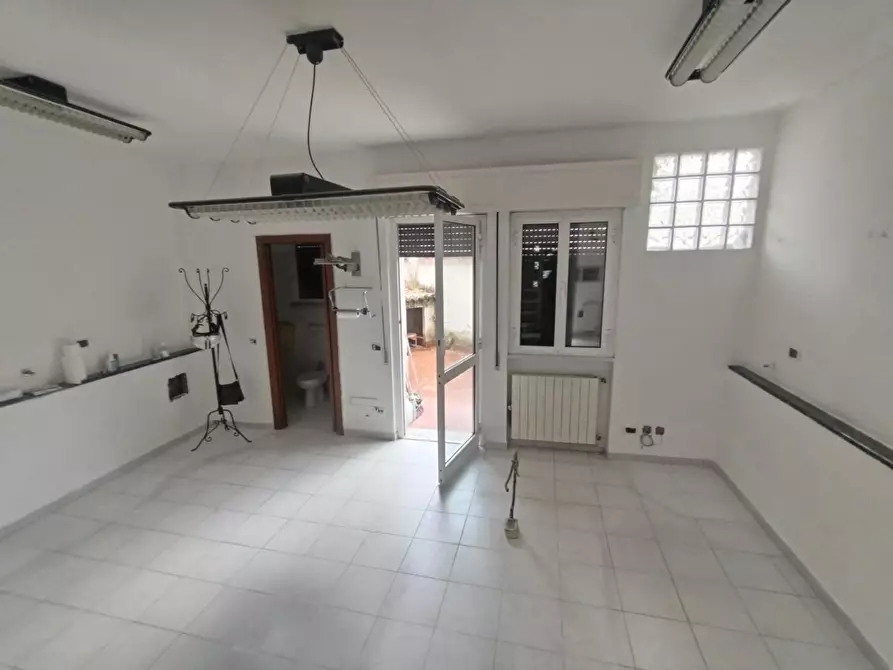 Immagine 8 di Casa indipendente in vendita  a Massa