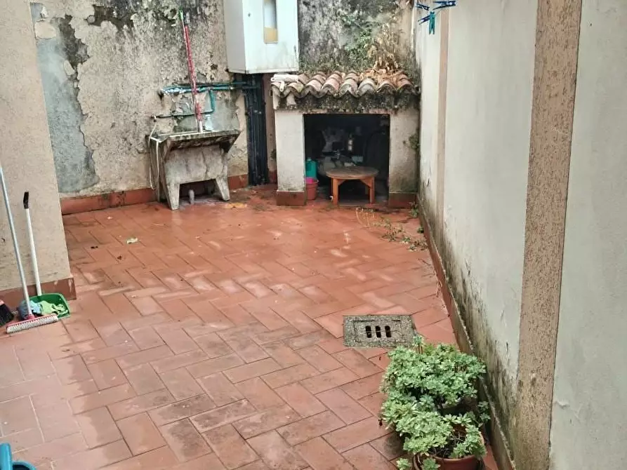 Immagine 2 di Casa indipendente in vendita  a Massa