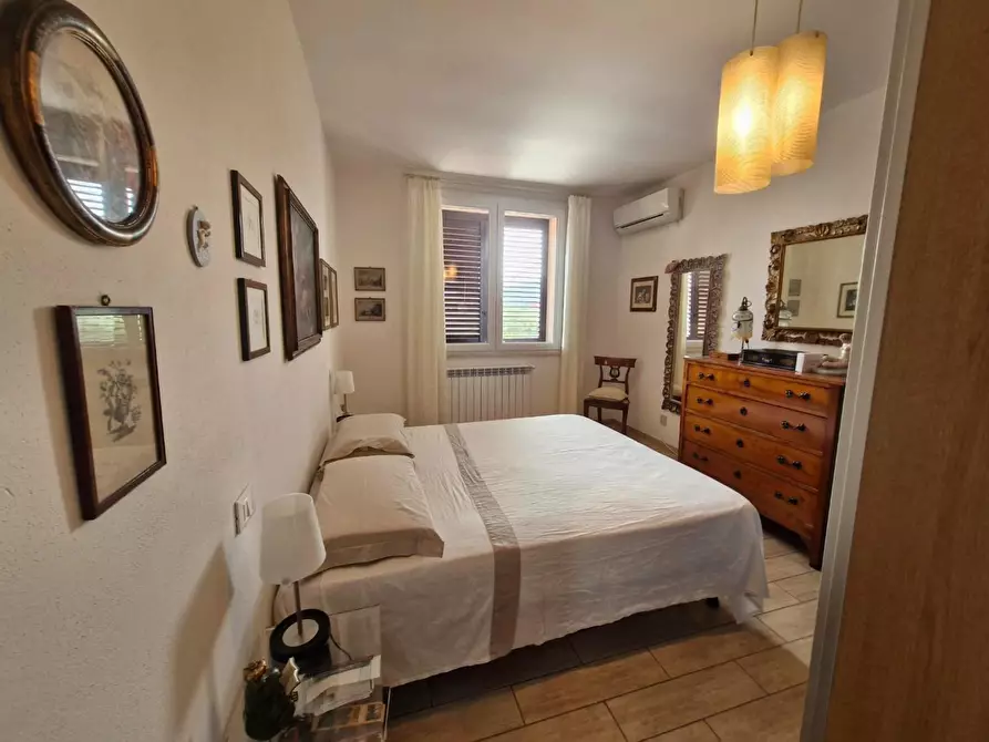 Immagine 25 di Appartamento in vendita  a Campiglia Marittima