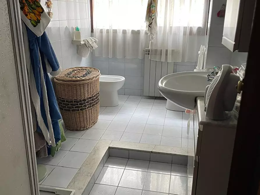 Immagine 3 di Appartamento in vendita  a Carrara