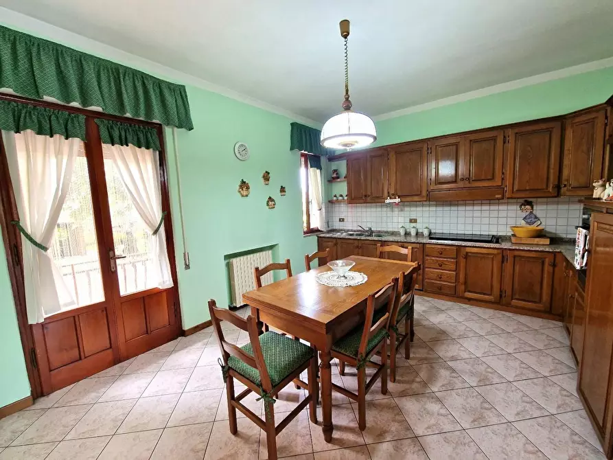 Immagine 18 di Villa in vendita  a Capannori