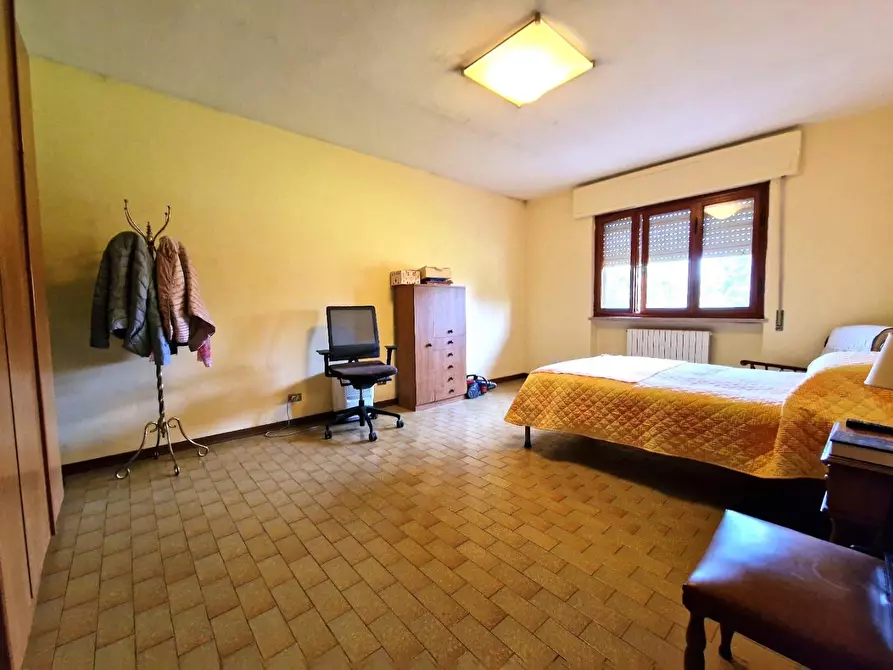 Immagine 36 di Villa in vendita  a Capannori