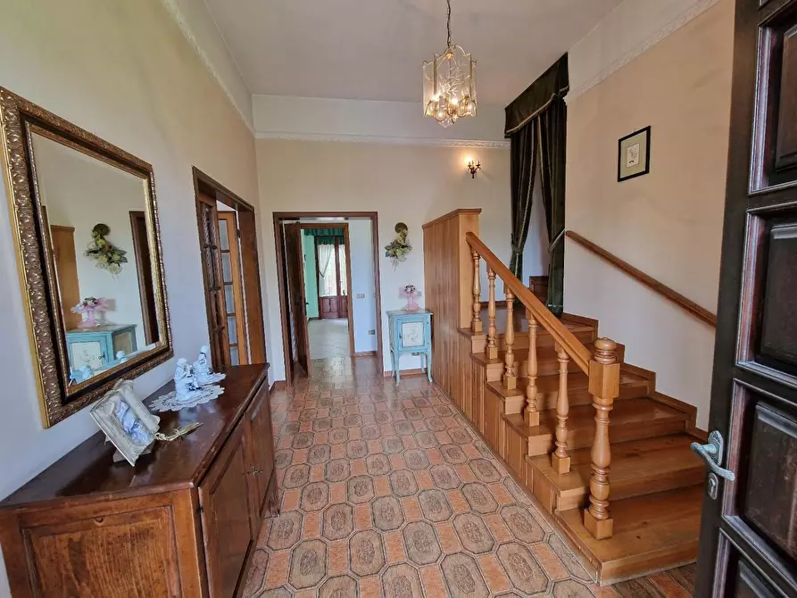 Immagine 13 di Villa in vendita  a Capannori