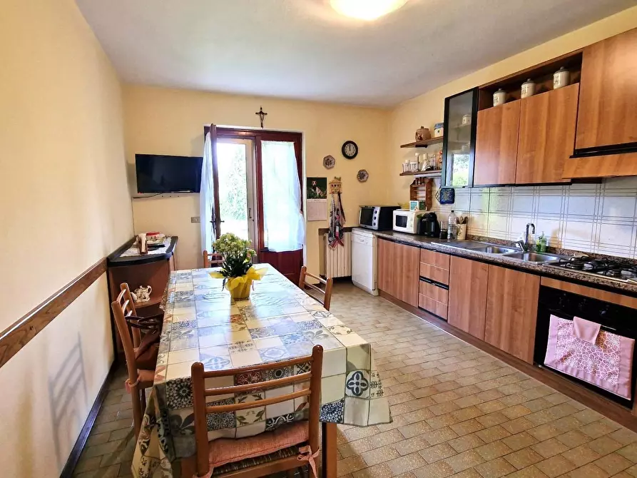 Immagine 35 di Villa in vendita  a Capannori