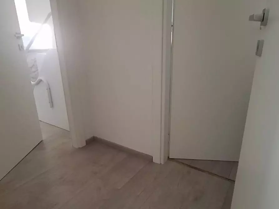 Immagine 9 di Appartamento in vendita  a Carrara