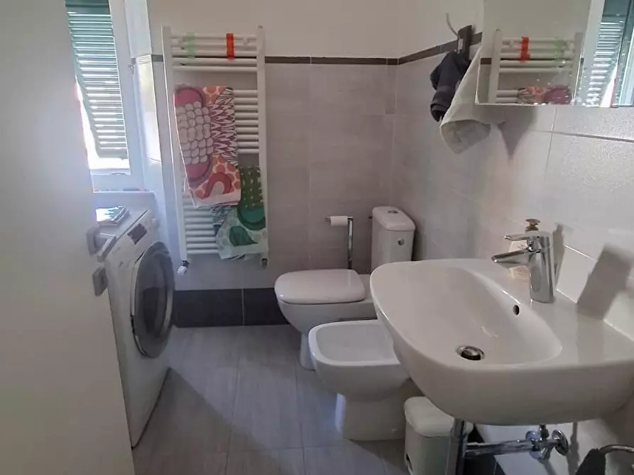 Immagine 13 di Appartamento in vendita  a Carrara