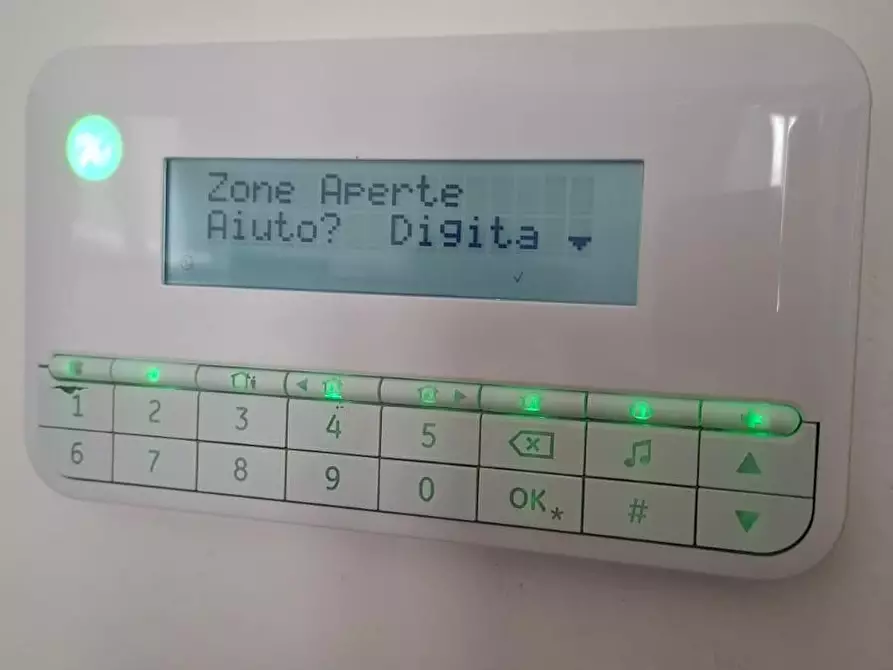 Immagine 16 di Appartamento in vendita  a Carrara