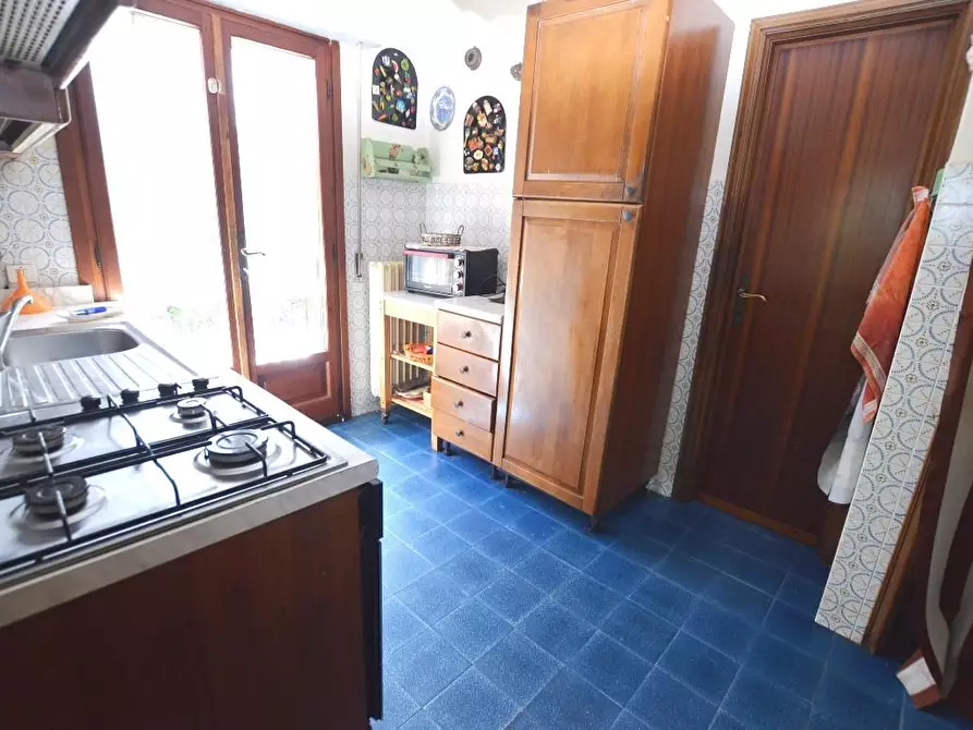 Immagine 22 di Villa in vendita  a Lucca