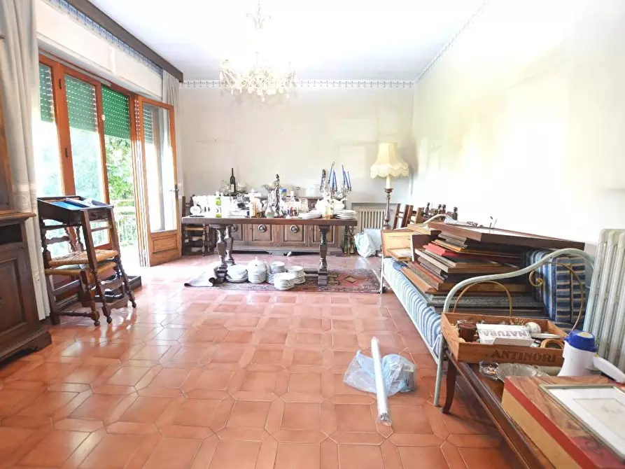 Immagine 3 di Villa in vendita  a Lucca