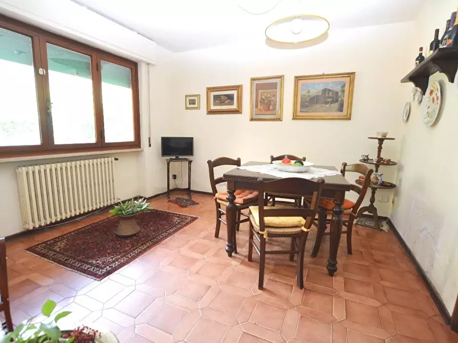 Immagine 19 di Villa in vendita  a Lucca